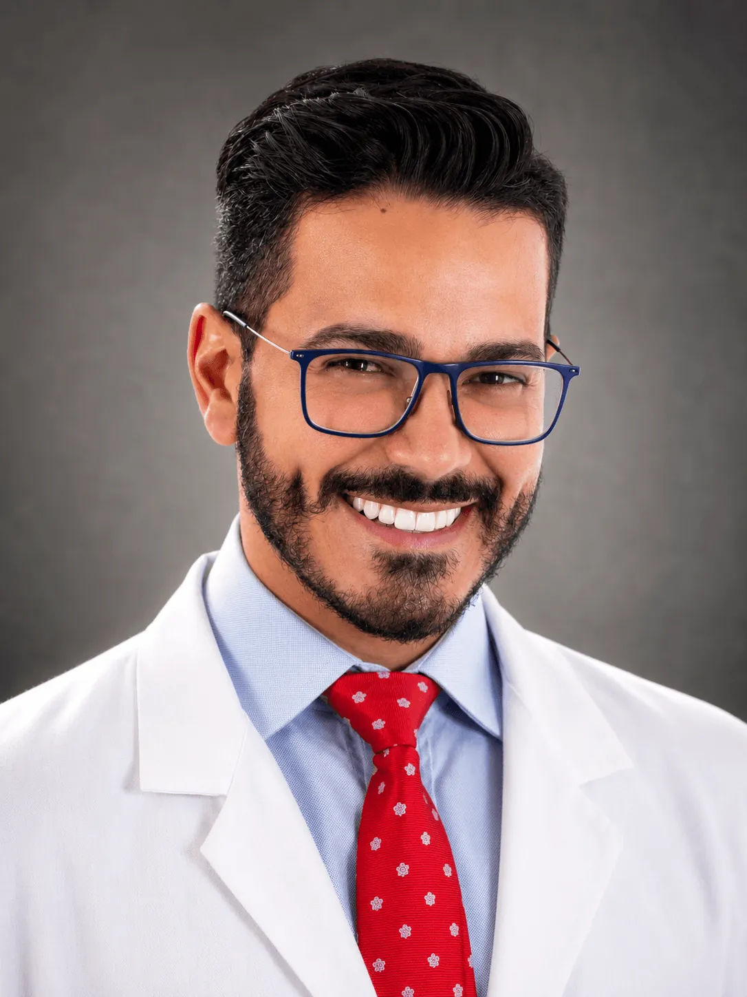 Dr. Nelson León